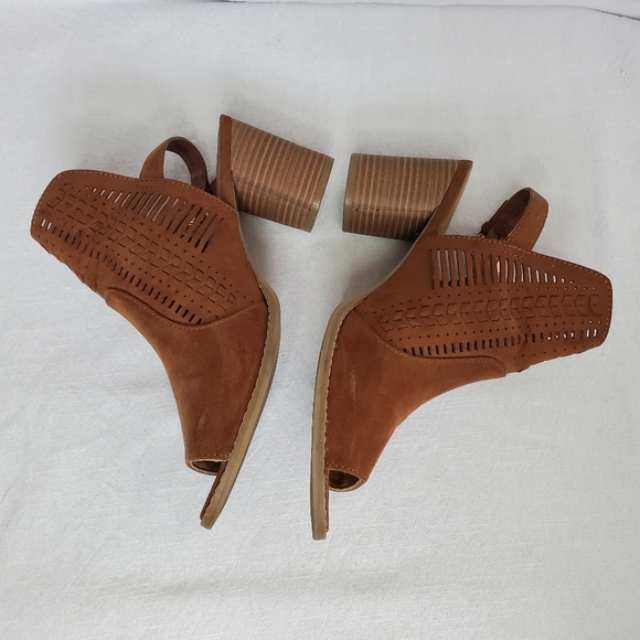 Womens strap heel - Picture 3 of 5